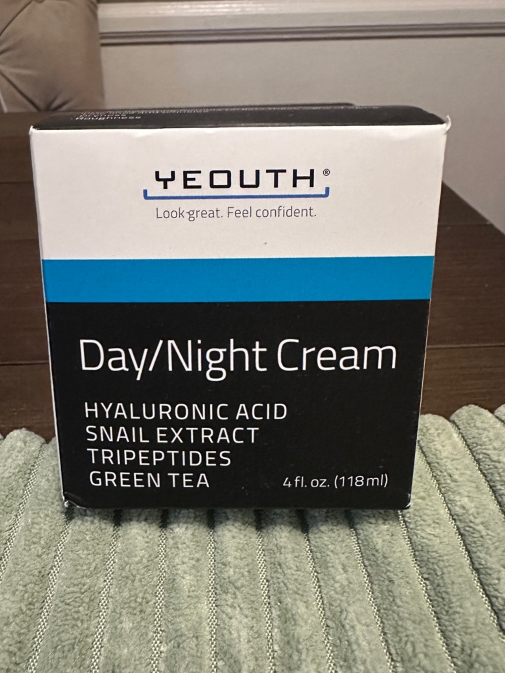 YEOUTH DAY/NIGHT Cream snail Extract/Hyaluronic Acid/Green Tea/Tripeptides 4oz